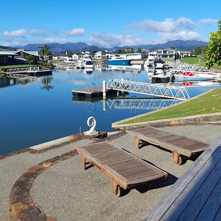 Mermaid Waterways Whitianga Exterior photo